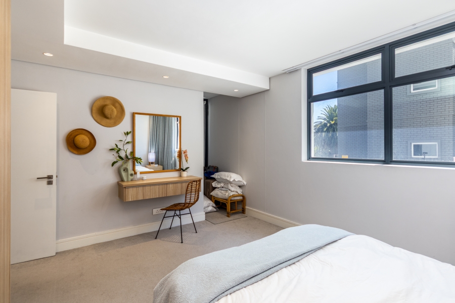 1 Bedroom Property for Sale in Sea Point Western Cape